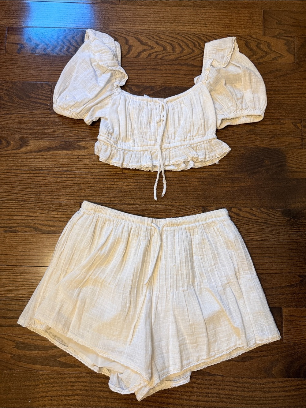 Sabo Skirt Cream Two-Piece High Waist Shorts Set